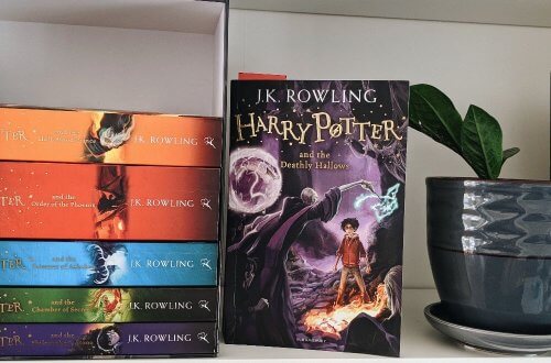 Finishing Harry Potter, Reading Christian Non-Fiction & Romanov - Reading Vlog